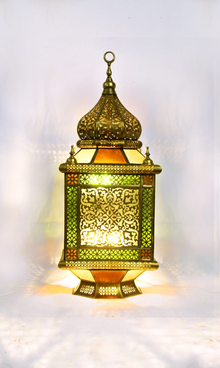 Square lantern with base