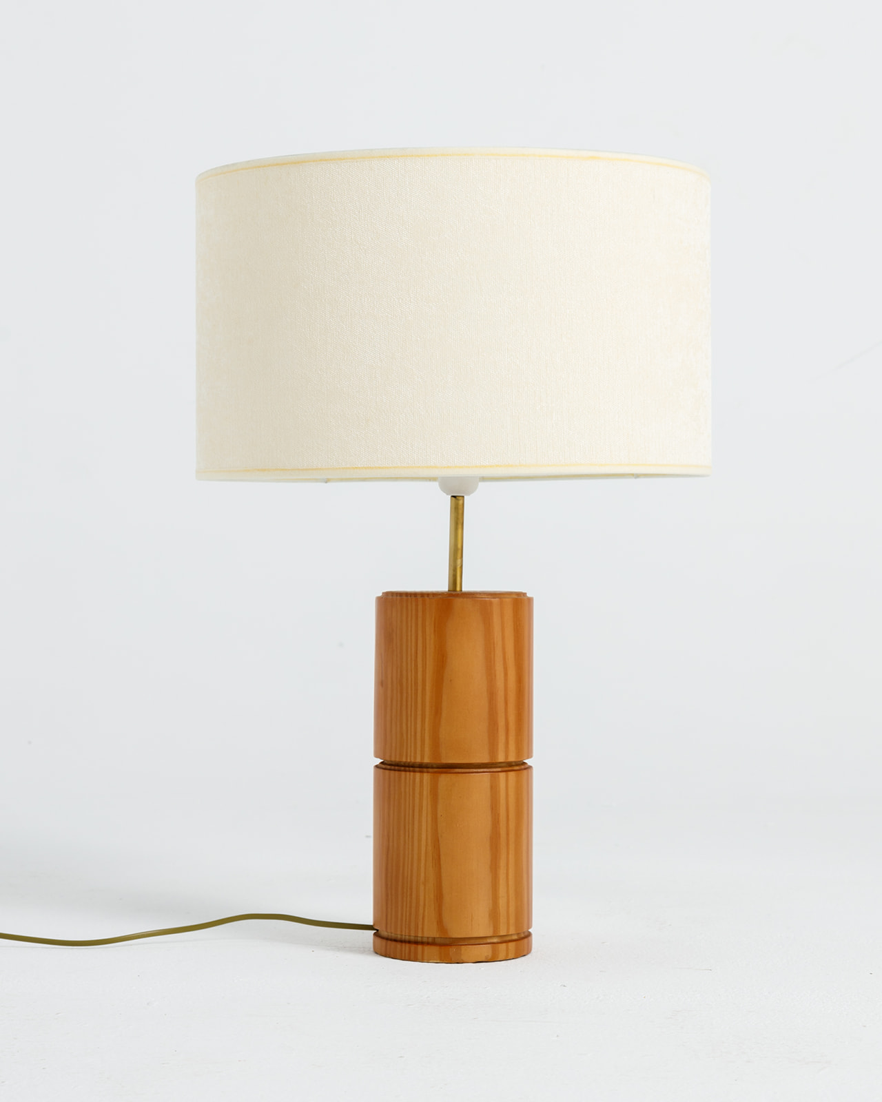 Cylindrical table lamp