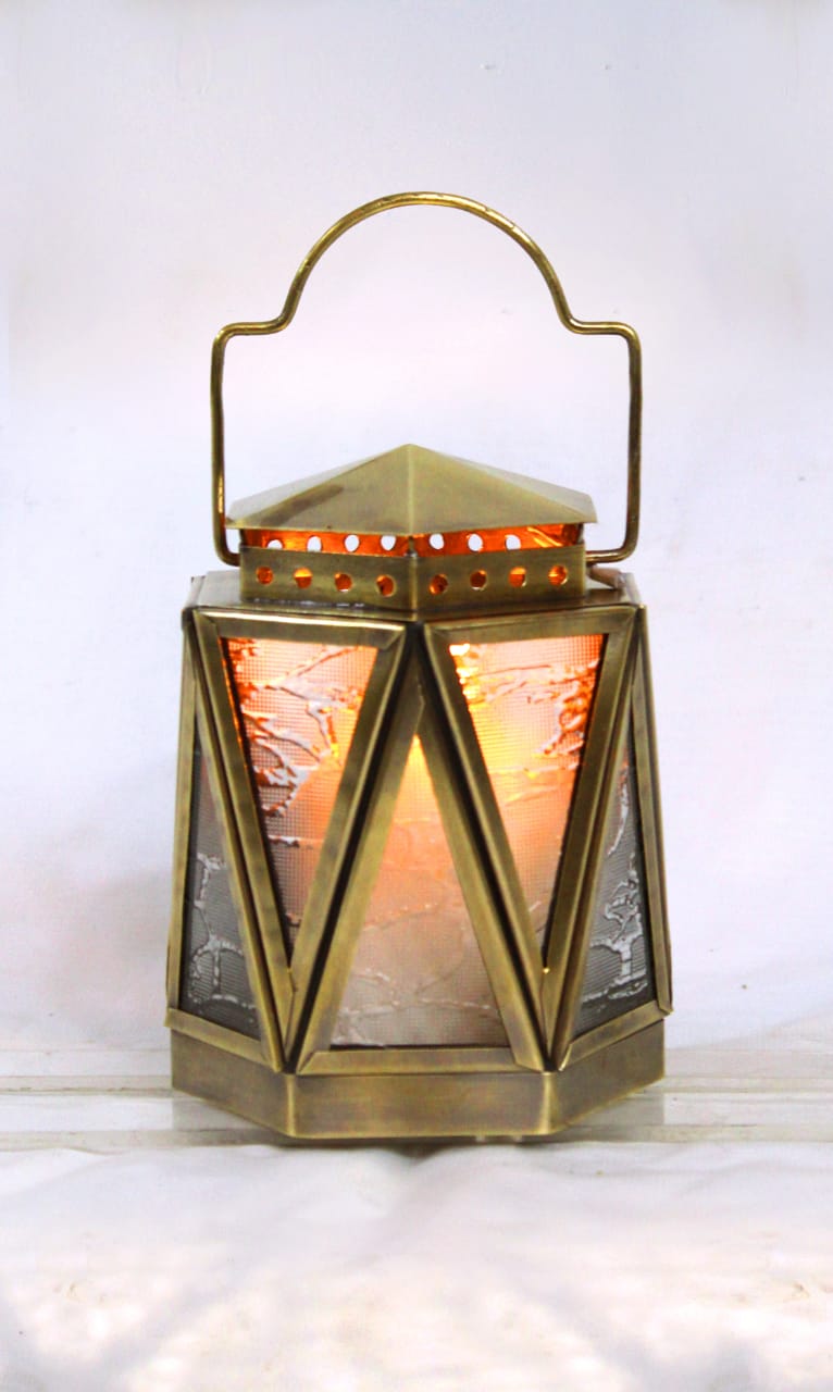 Small Amorphous Glass Lantern